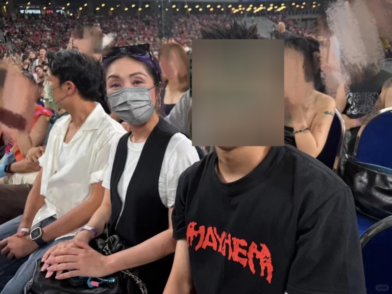 杨千嬅疑被强行合照。